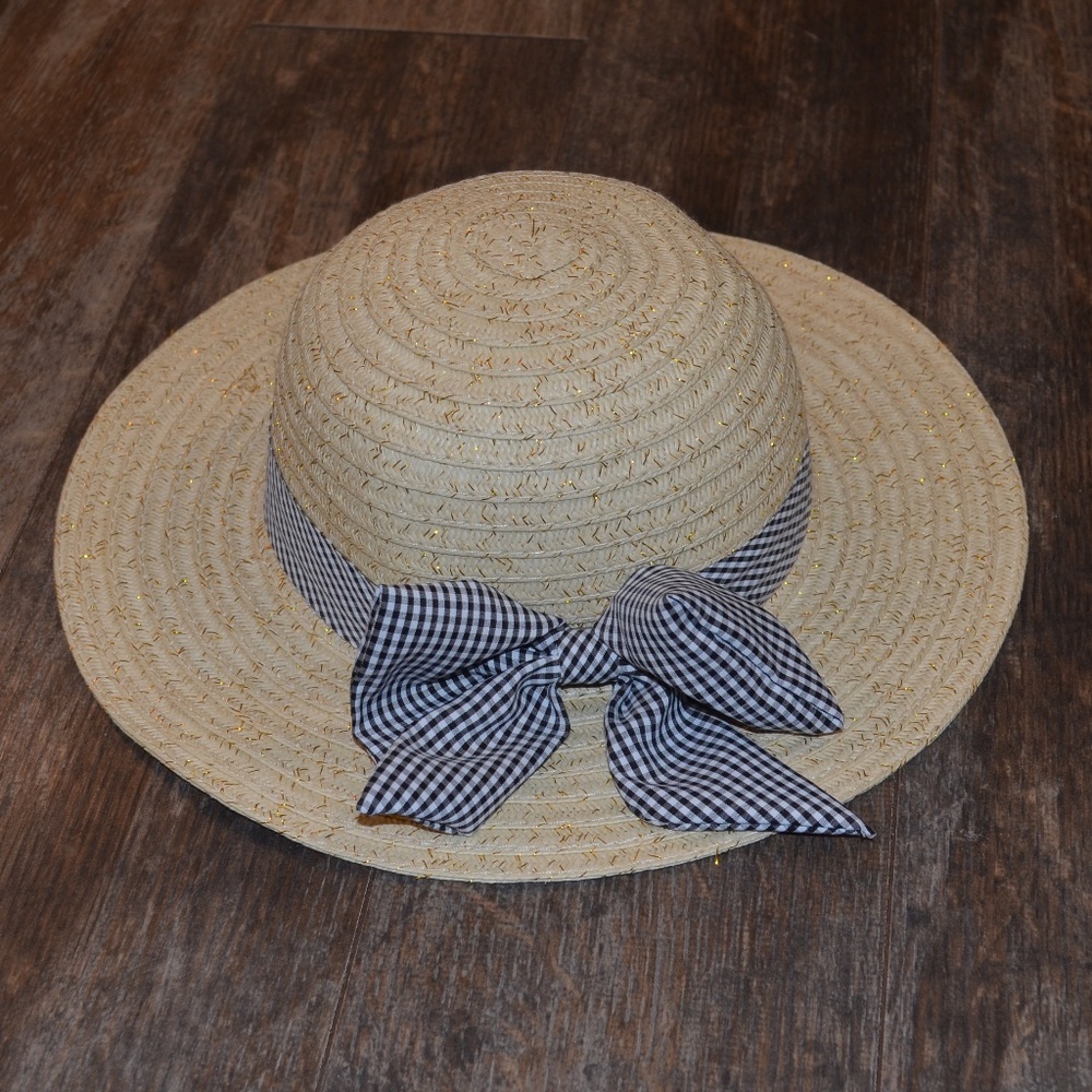 Summer Hat w/black and white check